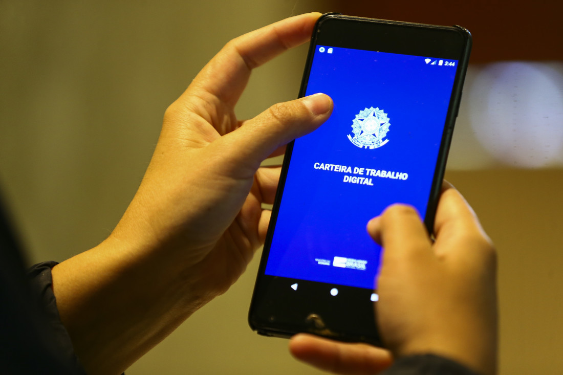 Em SC, 86% dos trabalhadores da indústria cumprem o regime de 44 horas semanais