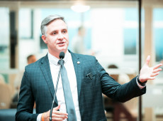 Deputado estadual *Matheus Cadorin (NOVO)