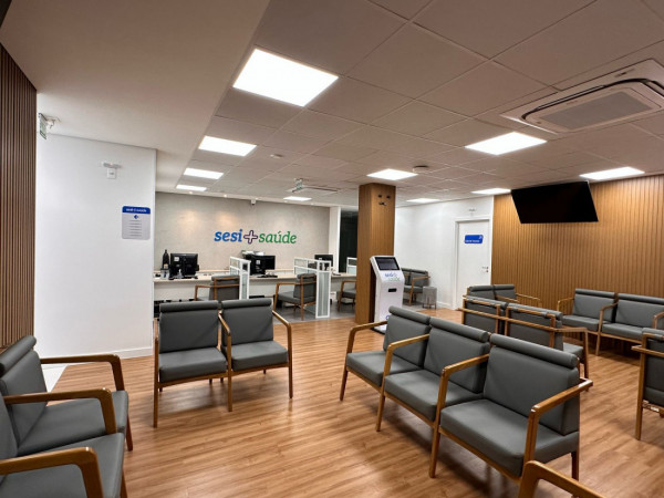 Servi&ccedil;os s&atilde;o prestados nas cl&iacute;nicas pr&oacute;prias e diretamente nas empresas
