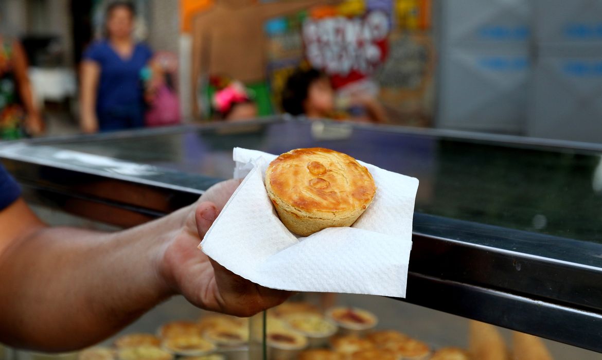 Setor de serviços cresce 2,8% em 2025, quinto ano seguido de alta