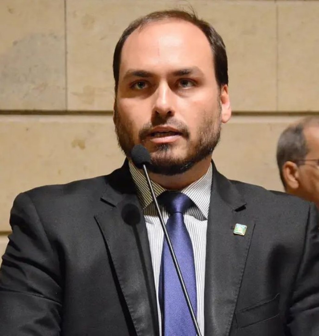 Carlos Bolsonaro, o filho 02 de Bolsonaro, confirmado na chapa pura 