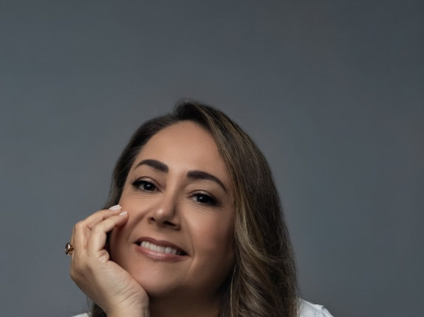 Simone Ferreira Rabuske. Autora dos livros M&atilde;e empreendedora sem culpa e Muito al&eacute;m do dinheiro