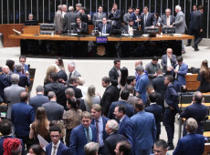 Na sess&atilde;o do Plen&aacute;rio, deputados aprovaram vers&atilde;o final para o texto

