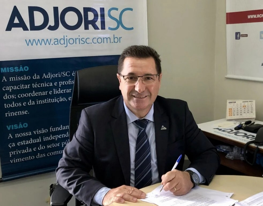 José Roberto Deschamps é Presidente da Adjori/SC e Presidente da Adjori/Brasil
