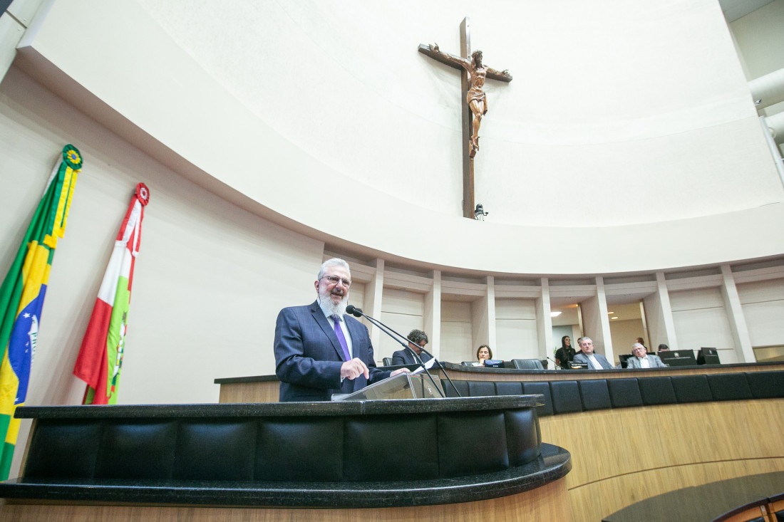 Sacerdote da Arquidiocese de Chapecó, Padre Pedro Baldissera preside nesta segunda-feira a sessão da Alesc que marca a Campanha da Fraternidade de 2026.