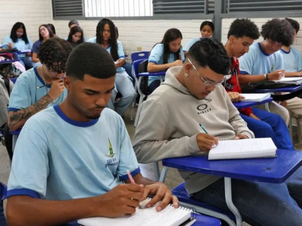 MEC disponibiliza canal oficial para consulta P&eacute;-de-Meia sobre pagamentos e frequ&ecirc;ncia
