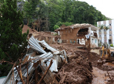 Lula sobrevoa neste s&aacute;bado &aacute;reas afetadas pelas chuvas em Minas Gerais