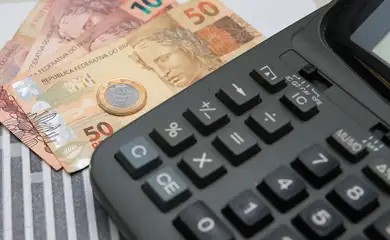  O desempenho reflete a sustentação do consumo das famílias graças ao crescimento real da renda, aponta a Fiesc