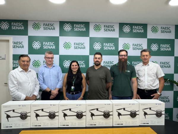 Jos&eacute; Zeferino Pedrozo, Diego Hemkemeier Silva, Nayana Setubal Bittencourt, Vlademir de Barros, Gustavo Bachmann e Gilmar Ant&ocirc;nio Zanluchi. 
