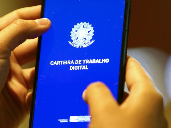  Desemprego fica em 5,4% no trimestre encerrado em janeiro de 2026
