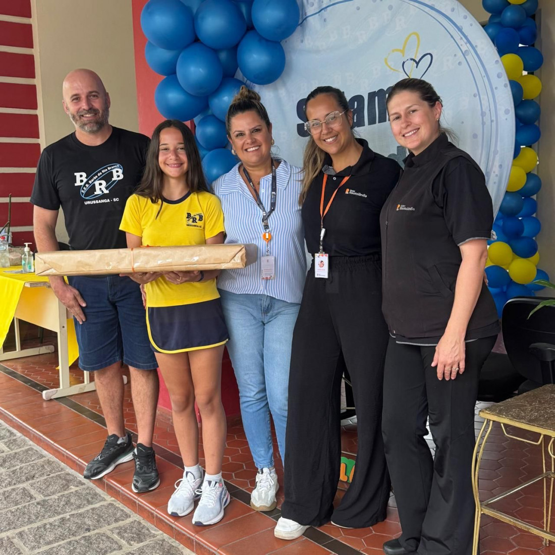 Os vencedores foram escolhidos por votação popular nas redes sociais, a partir de uma seleção de 10 finalistas