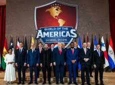 Em seu discurso de abertura, Trump afirmou que os cart&eacute;is representam uma amea&ccedil;a direta &agrave; seguran&ccedil;a regional e defendeu o uso de for&ccedil;as armadas no combate &agrave;s organiza&ccedil;&otilde;es criminosas.