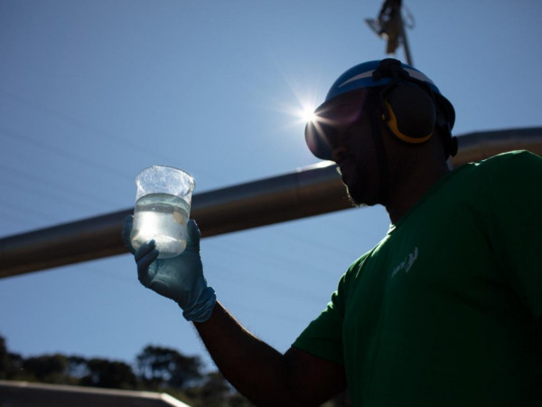 A empresa mant&eacute;m uma gest&atilde;o rigorosa e estruturada dos recursos h&iacute;dricos, apoiada por software especializado e procedimentos operacionais robustos
