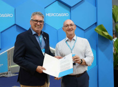 Presidente da ACIC, Carlos Roberto Klaus, e o diretor do BRDE, Mauro Mariani. 