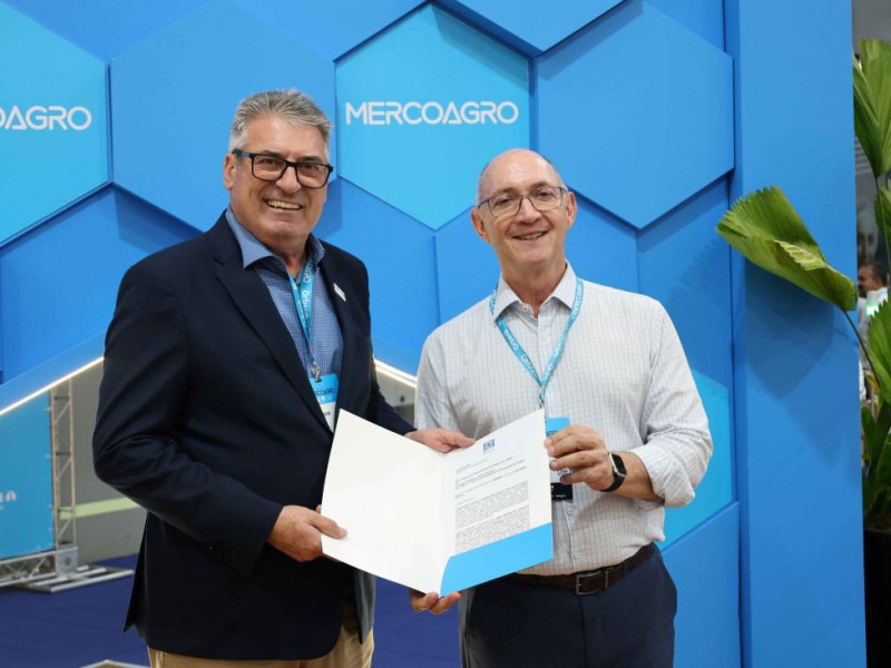 Presidente da ACIC, Carlos Roberto Klaus, e o diretor do BRDE, Mauro Mariani. 