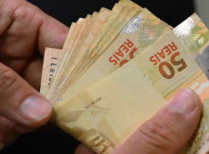 Aposentados e pensionistas ter&atilde;o o 13&deg; sal&aacute;rio antecipado para abril e maio
