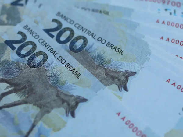 Arrecada&ccedil;&atilde;o federal bate recorde e soma R$ 222,1 bilh&otilde;es em fevereiro