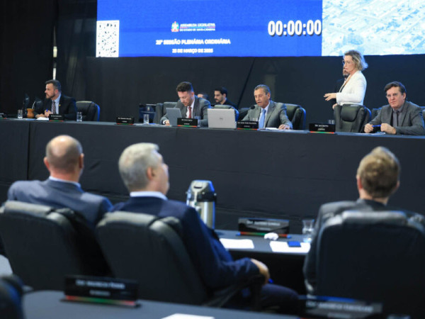 Plen&aacute;rio do Alesc Itinerante em Curitibanos, na tarde desta quarta-feira (25)