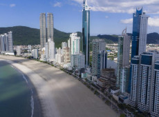  O litoral catarinense atingiu elevado &iacute;ndice de satisfa&ccedil;&atilde;o, com 78% dos visitantes classificados como promotores &mdash; aqueles que recomendariam o destino