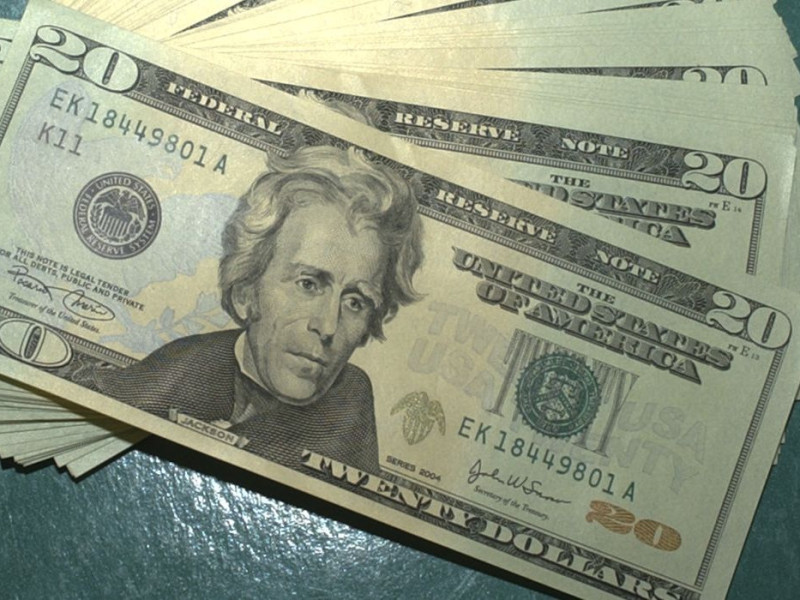 Apesar de guerra, d&oacute;lar cai 1,27%, e bolsa sobe 3% na semana