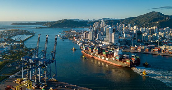 Importa&ccedil;&otilde;es catarinenses crescem 0,9%, com China liderando as vendas para o estado. 