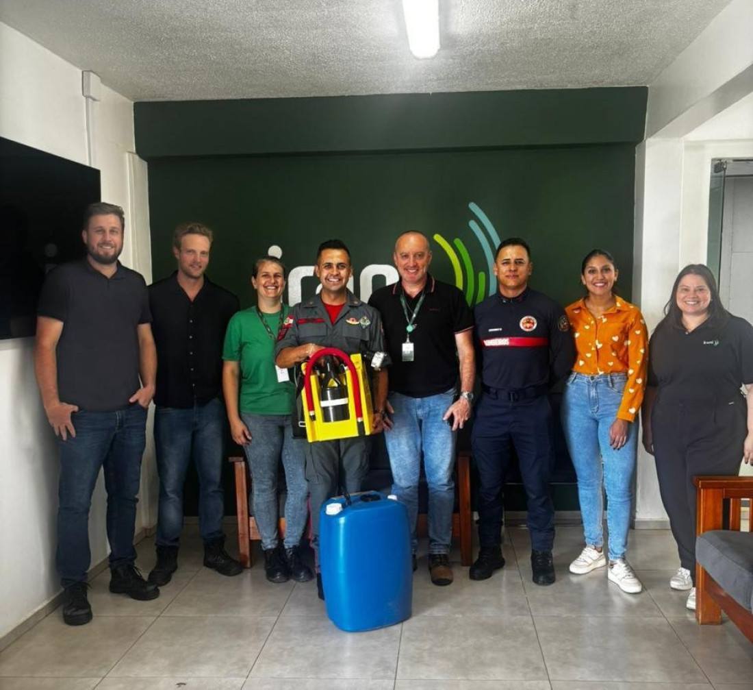 O equipamento gerador de espuma traz versatilidade na aplicação, é mais prático e tem controle de eficiência e alcance de penetração nos incêndios