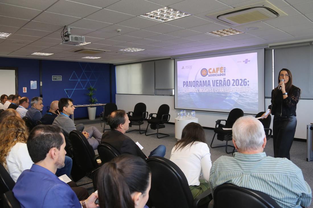 A gerente executiva do Destino Floripa & Região, Elaine Neves, apresenta um balanço da temporada de verão
