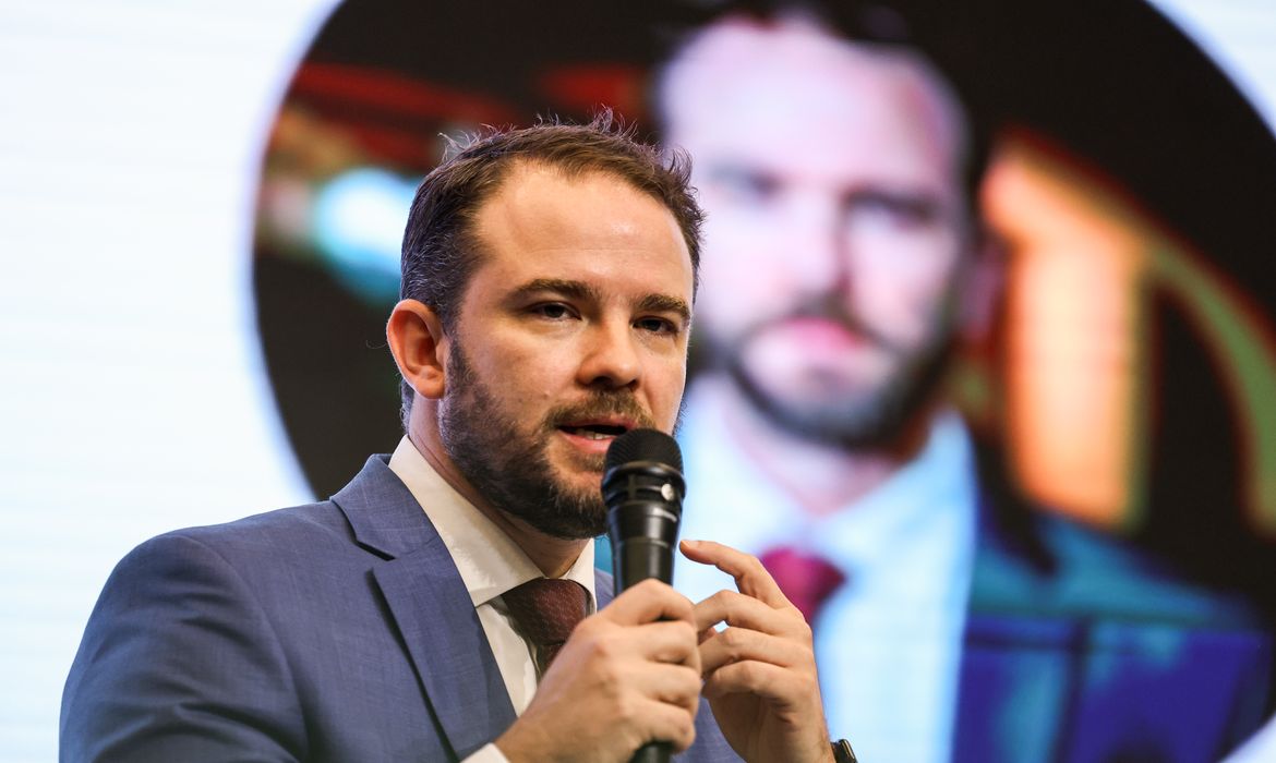 Ministro da Fazenda inicia agenda internacional nos EUA e na Europa