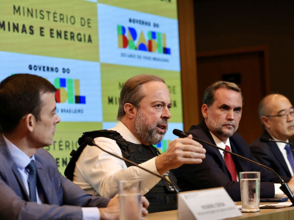 Distribuidoras dever&atilde;o informar margem de lucro semanalmente &agrave; ANP 