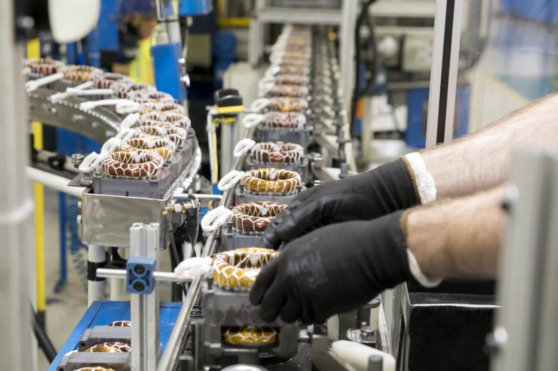 produção industrial puxa desempenho para baixo, com recuo de 6,2% nos dois primeiros meses do ano. Juro alto e incertezas no cenário externo afetam desempenho da indústria. (