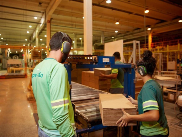 A certifica&ccedil;&atilde;o refor&ccedil;a a Irani como uma marca empregadora s&oacute;lida, alinhada &agrave;s melhores pr&aacute;ticas de gest&atilde;o de pessoas 