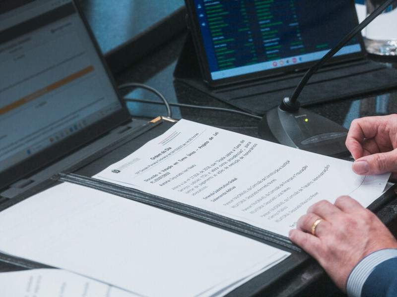 No projeto, constam as a&ccedil;&otilde;es que o governo quer desenvolver no ano seguinte, desde as obras previstas at&eacute; os gastos necess&aacute;rios para a manuten&ccedil;&atilde;o da m&aacute;quina p&uacute;blica