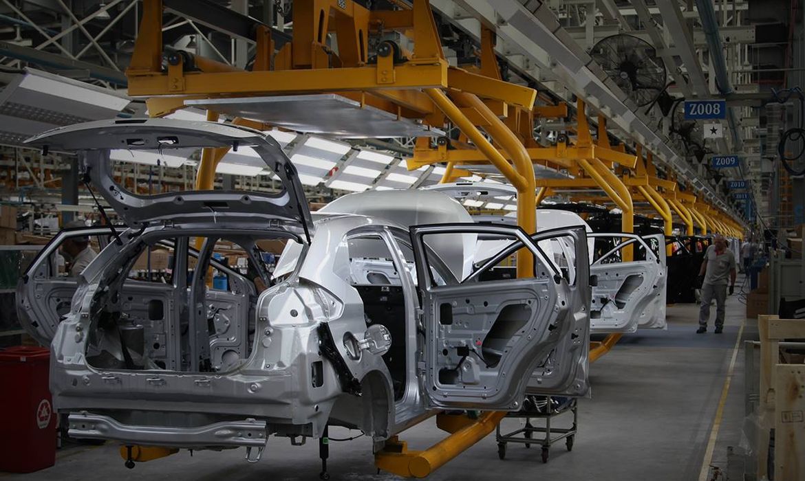 Venda de carros novos no país em 2026 atinge maior patamar desde 2013