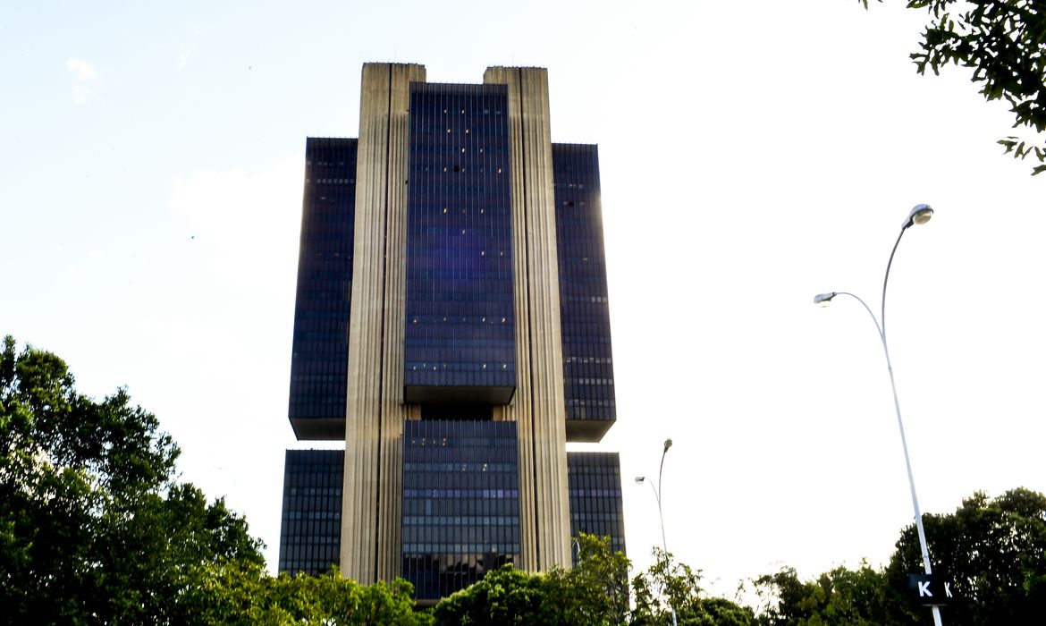 Copom adota cautela por tensões globais e expectativa da inflação