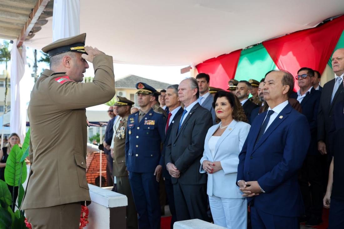  O evento contou com a presença do governador Jorginho Mello, da vice-governadora Marilisa Boehm, além de autoridades civis e militares.