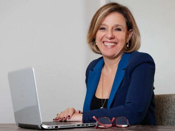 Lucia Helena Vieira &eacute; s&oacute;cia fundadora da Casa da Imagem Comunica&ccedil;&atilde;o, consultoria especializada em gest&atilde;o de reputa&ccedil;&atilde;o e de crises. Atualmente &eacute; vice-presidente da Associa&ccedil;&atilde;o Catarinense de Imprensa.