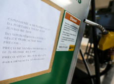 &Oacute;leo diesel cai pela 4&ordf; vez em cinco semanas e acumula recuo de 4,5%