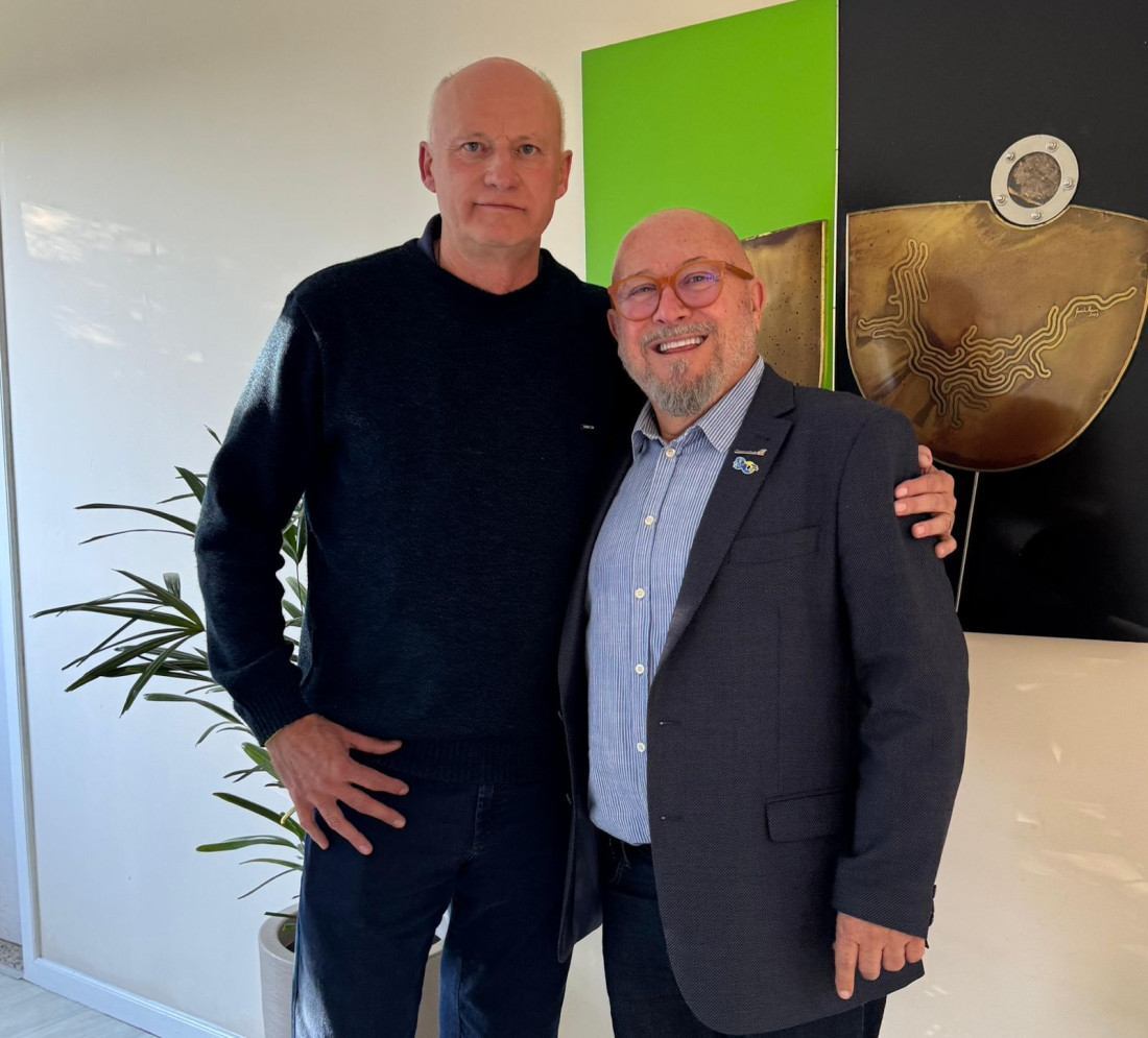 Hélio Dagnoni (dir) e Herton Scherer (futuro VP)