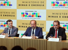 Governo cria subs&iacute;dio de at&eacute; R$ 0,89 para segurar pre&ccedil;o da gasolina