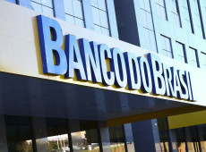 Lucro do Banco do Brasil cai 54% com avan&ccedil;o da crise no agro