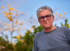 Um dos jornalistas mais vers&aacute;teis &ndash; atuou nas editorias de esporte, pol&iacute;tica e economia &ndash; com uma trajet&oacute;ria de 50 anos na comunica&ccedil;&atilde;o, Evory Pedro C&acirc;mara Schmitt receber&aacute; homenagem na d&eacute;cima-s&eacute;tima edi&ccedil;&atilde;o do Encontro da Imprensa Catarinense. 
