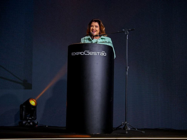 Durante a cerim&ocirc;nia, na Expoville, Marilisa destacou que Santa Catarina &eacute; refer&ecirc;ncia em gera&ccedil;&atilde;o de empregos, competitividade, seguran&ccedil;a, qualidade de vida e desenvolvimento econ&ocirc;mico