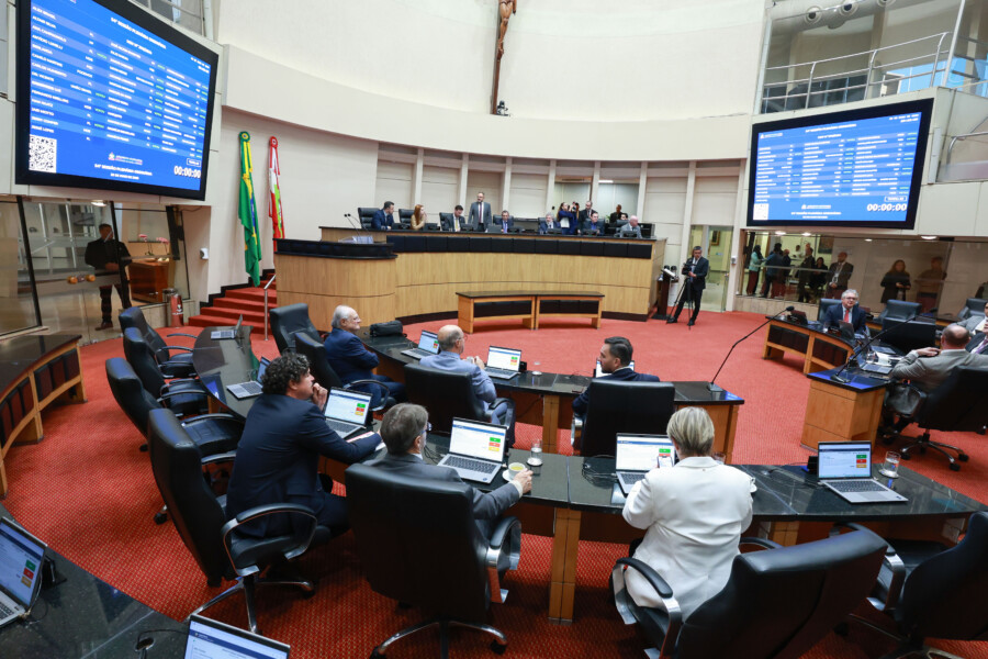 Plenário da Alesc, durante a votação das proposições, na tarde de quarta-feira (20)
