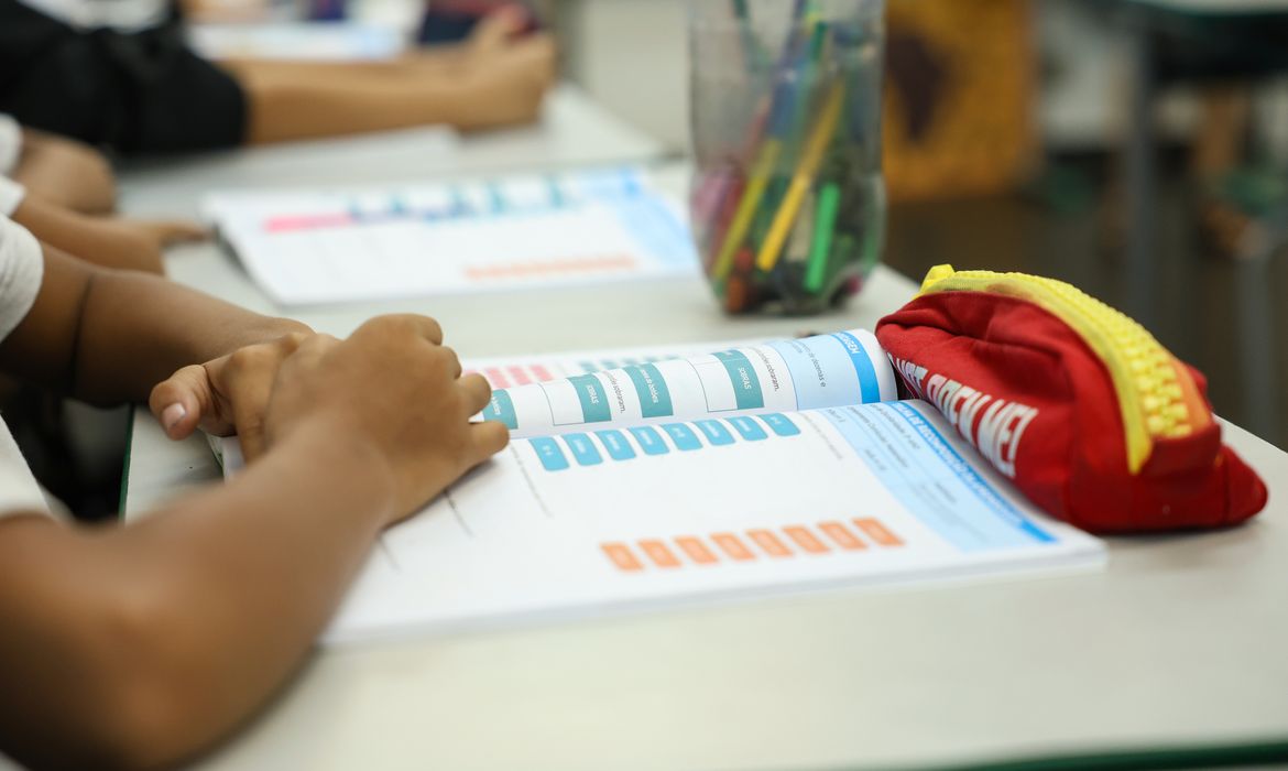 Escola para TEA e previdência privada geram dúvidas no IR; saiba mais
