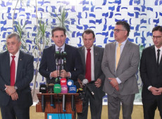 Presidente da C&acirc;mara anuncia transi&ccedil;&atilde;o de um ano para a redu&ccedil;&atilde;o da jornada de trabalho