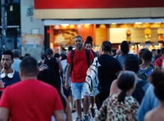 Desemprego chega a 5,8% no trimestre encerrado em abril, diz IBGE