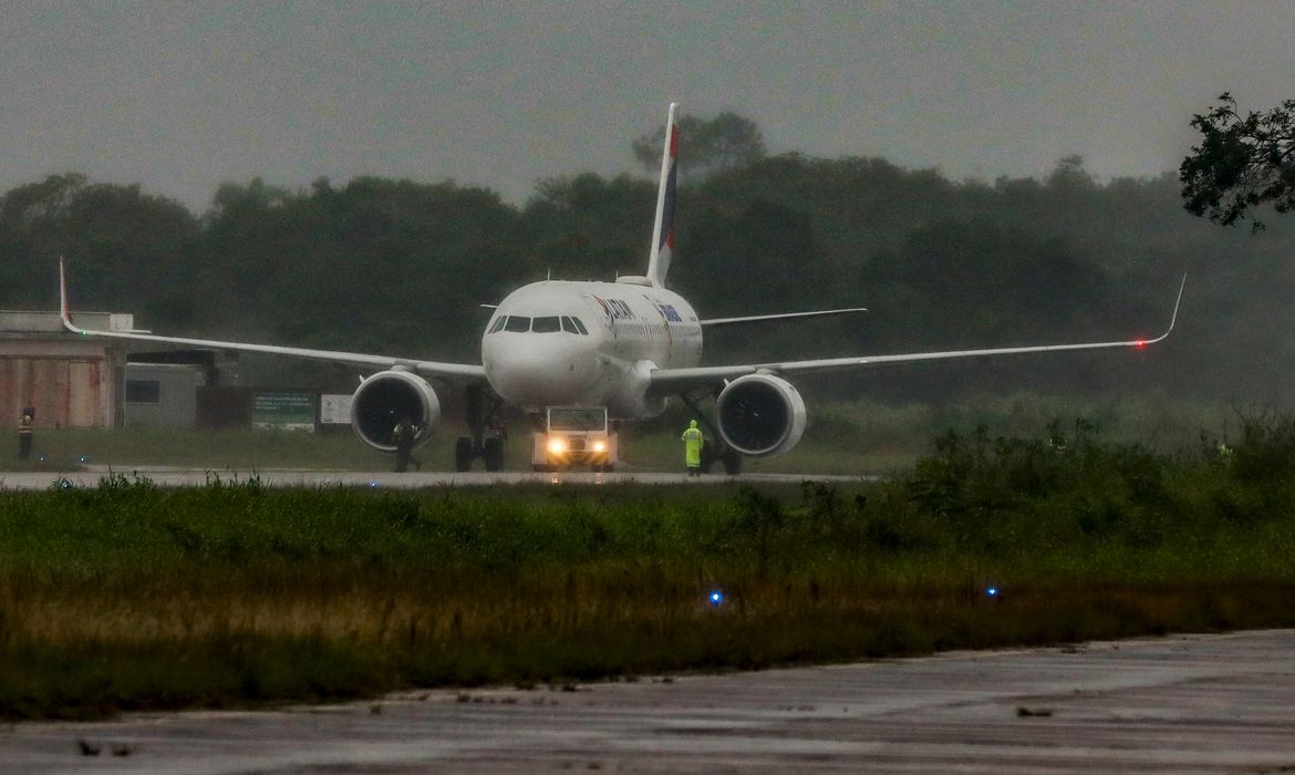 Governo prorroga descontos no querosene de aviação e no biodiesel