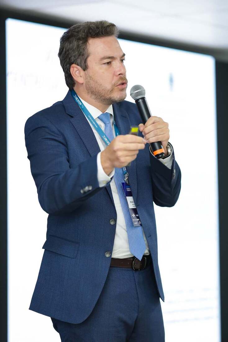 Mediador: Jornalista e advogado Bruno Camargo