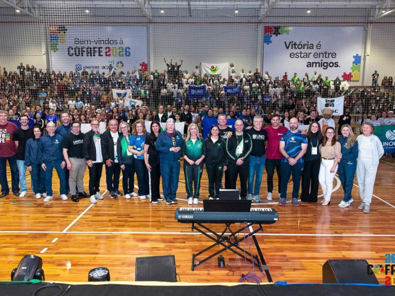 A presidente da ACAFE e reitora da FURB, professora M&aacute;rcia Cristina Sard&aacute; Esp&iacute;ndola, ressaltou a import&acirc;ncia da confraterniza&ccedil;&atilde;o para o fortalecimento do sistema comunit&aacute;rio catarinense.
