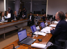 Senadores criticam falta de dados sobre socorro bilion&aacute;rio ao BRB